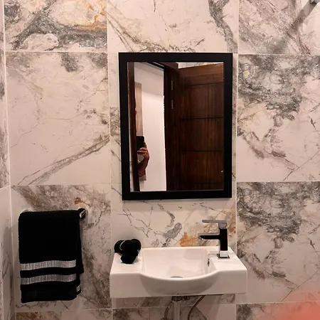 Which Is Luxurious Yet Affordable! Apartment *