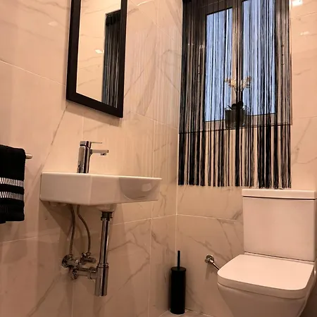 Apartment Which Is Luxurious Yet Affordable!